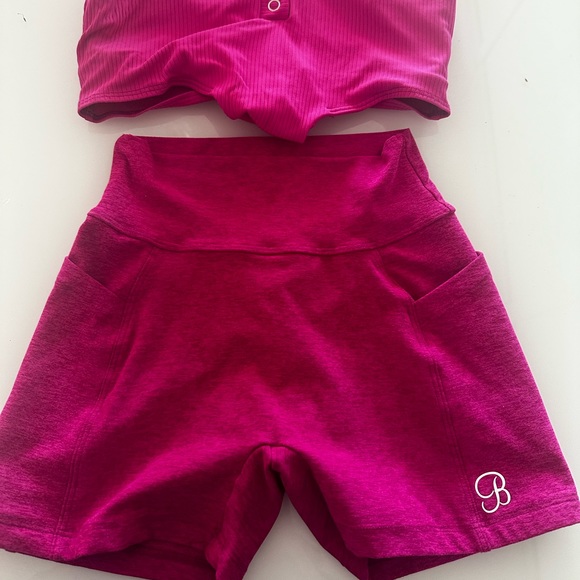 Bombshell Sportswear shorts and bra set - Picture 4 of 9